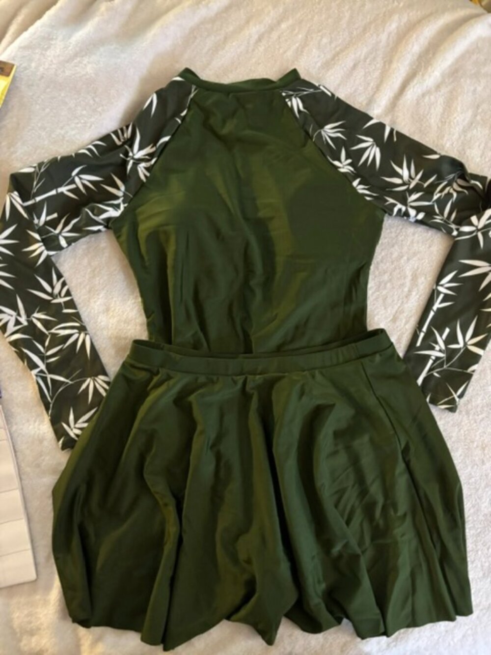 Unbranded Women's Large Olive Green Long Sleeve Swimsuit W/matching Skirt